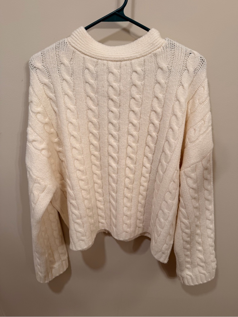 Abercrombie & Fitch
Cable Short Cardigan cream color M - Picture 6 of 7